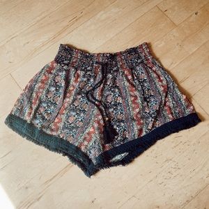 boho style, flowy, patterned shorts